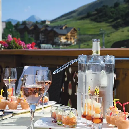 Hotel Les Soldanelles 3*